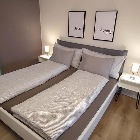 Kleine Auszeit - 2-Zimmer Ferienwohnung Spiez Exterior foto