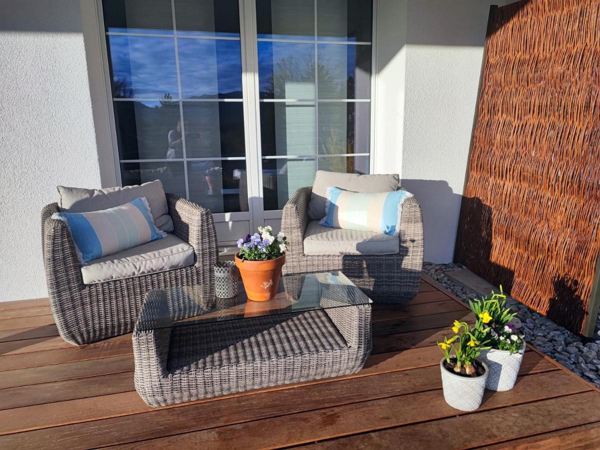 Kleine Auszeit - 2-Zimmer Ferienwohnung Spiez Exterior foto