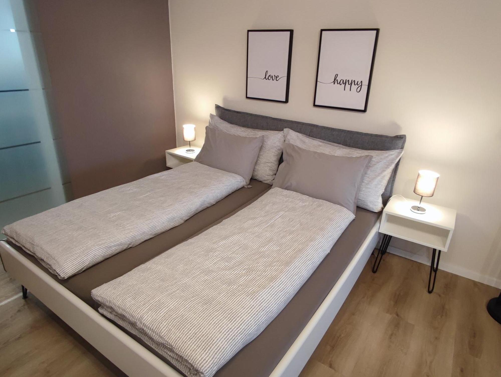 Kleine Auszeit - 2-Zimmer Ferienwohnung Spiez Exterior foto